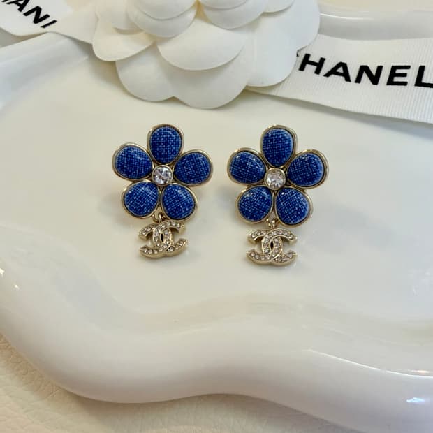 샤넬 데님풍 플라워 CC 드롭귀걸이 업사이클링