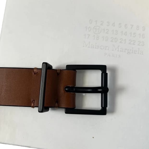 메종 마르지엘라 슬림 카프 레더 벨트