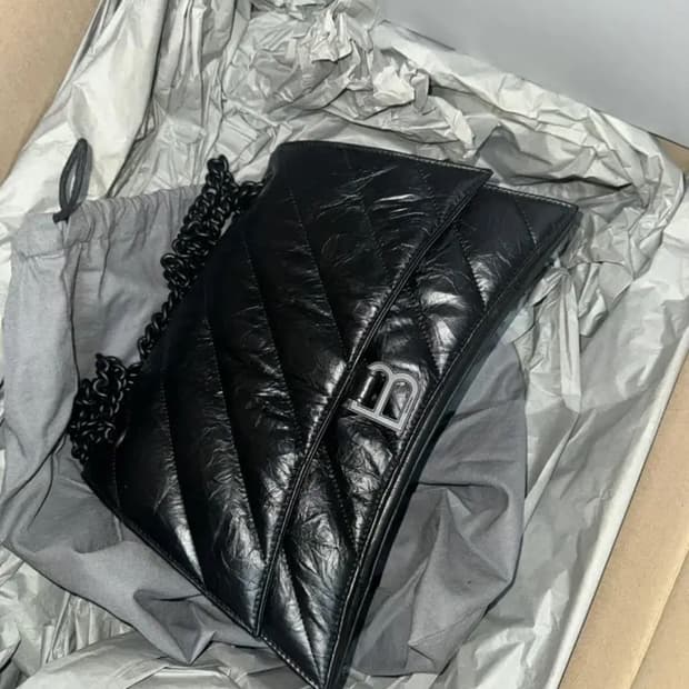 발렌시아가 크러시 미디움 퀼팅 체인백 