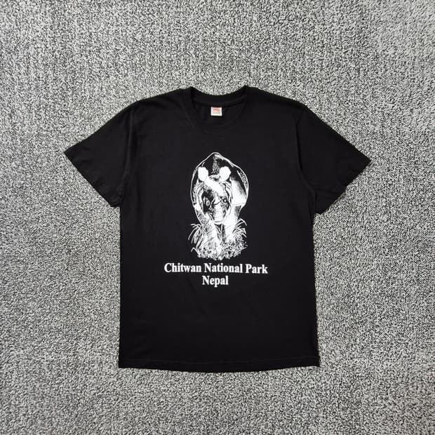 빈티지9. 네팔 치트완 국립공원 코뿔소 그래픽 반팔 티셔츠 블랙