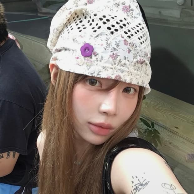 키이비 플로럴 버튼 비니 아이보리