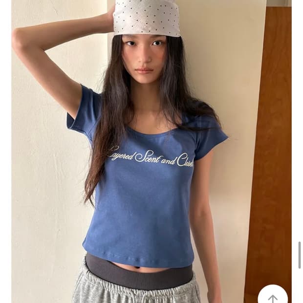 에이블리 베이델리 스쿱스퀘어 벨벳 반팔티셔츠 지그재그무신사크림쉬인샵샤이다