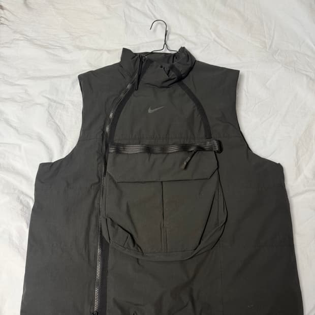 나이키 테크팩 베스트