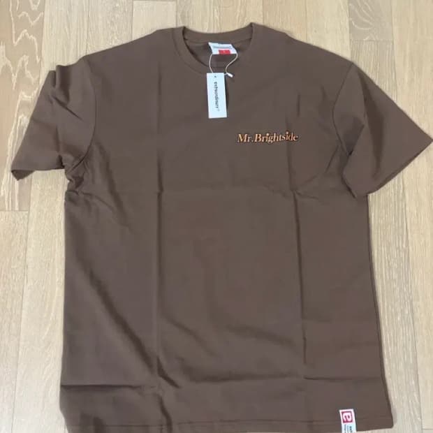 (새상품)엑스트라오디너리 브라운 티셔츠 L사이즈