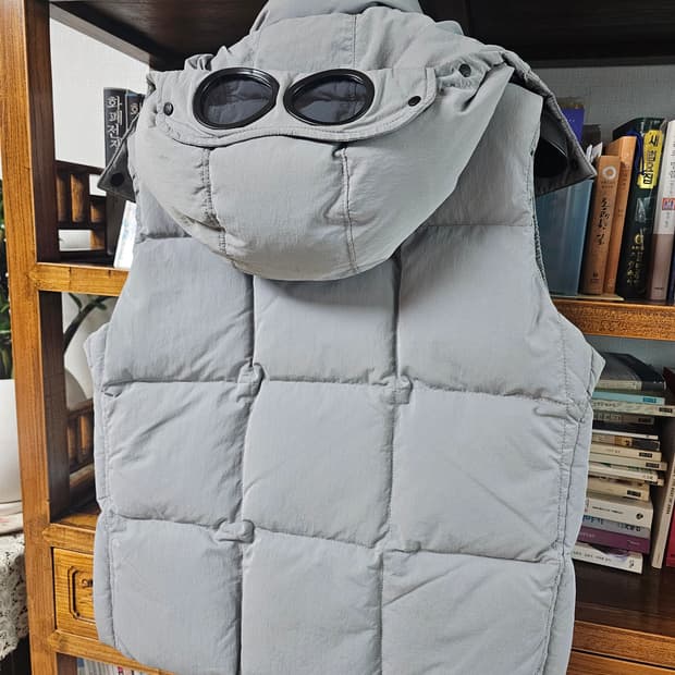 씨피컴퍼니 조끼 패딩 팔아요!!! 패딩조끼 패딩 cp컴퍼니 베스트 자켓