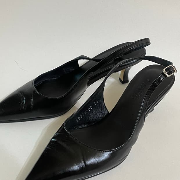 누트 소쟌 슬링백 230