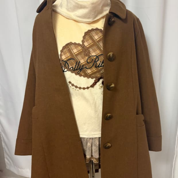 어스뮤직 라떼갸루 초코 리본 코트