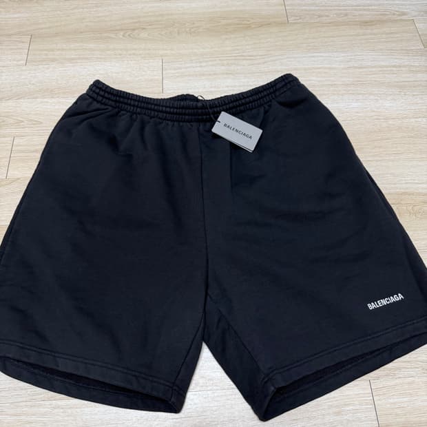 발렌시아가  블랙 반바지