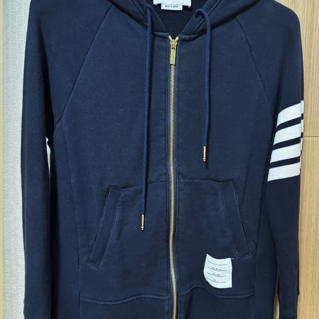 톰브라운 후드집업 