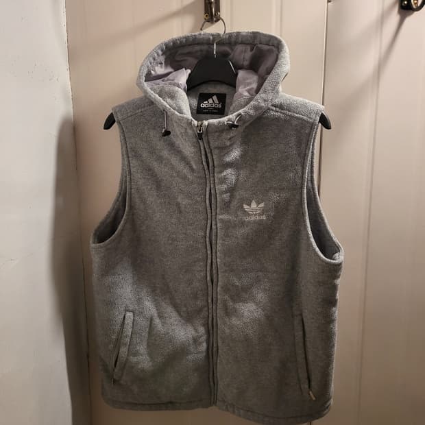 아디다스 플리스 후드 조끼베스트