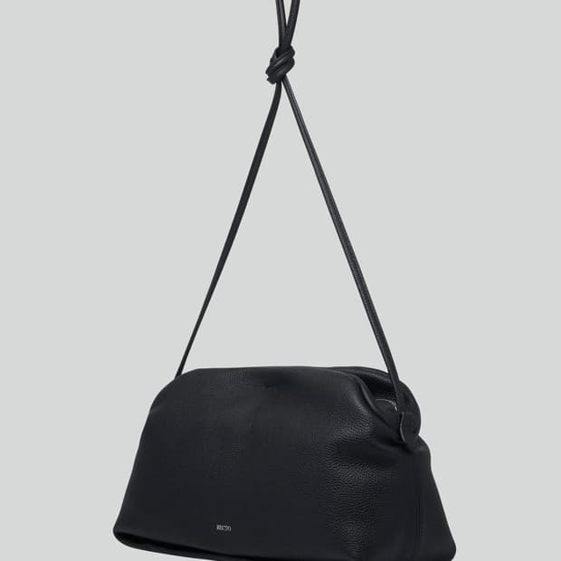 렉토 싱글러 크로스 스트랩 숄더백 블랙