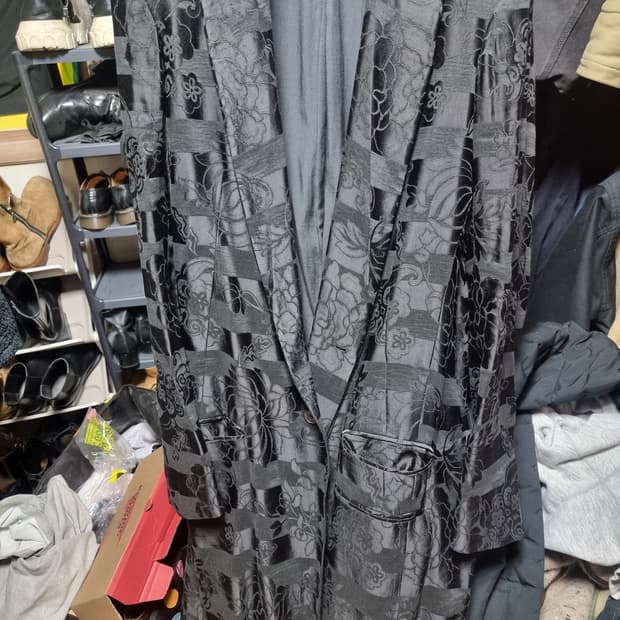 하이더아크만 플로럴 자가드 코트 