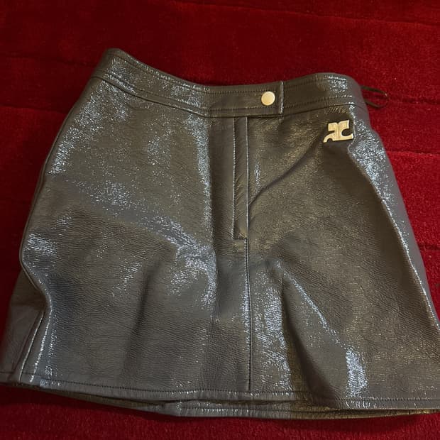 (새상품) 꾸레쥬 로고 스거트 그레이 