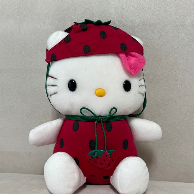 고전 딸기키티 인형