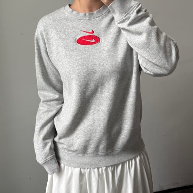 [L] 나이키 그레이 레드로고 맨투맨