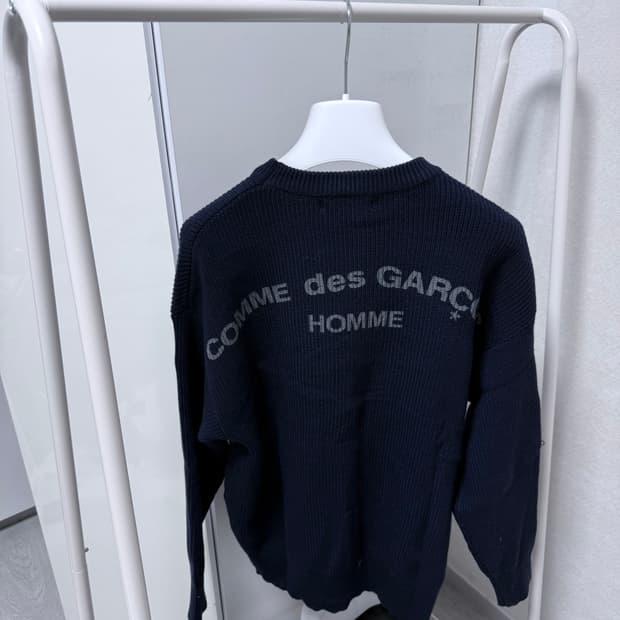 [새상품급] 꼼데가르송 옴므 백프린팅 니트 S