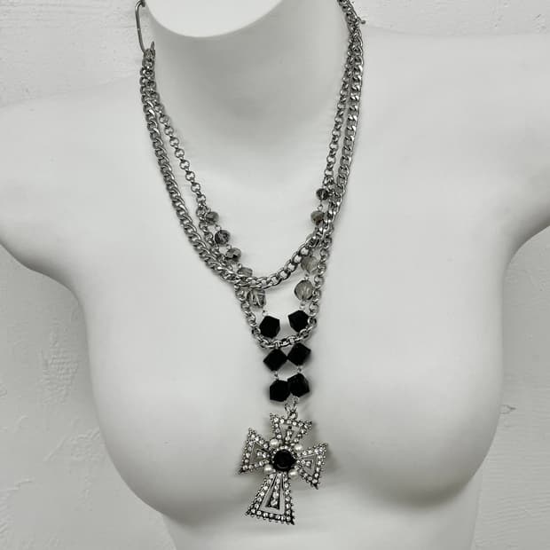 고딕 십자가 큐빅 로즈 레이어드 네크리스