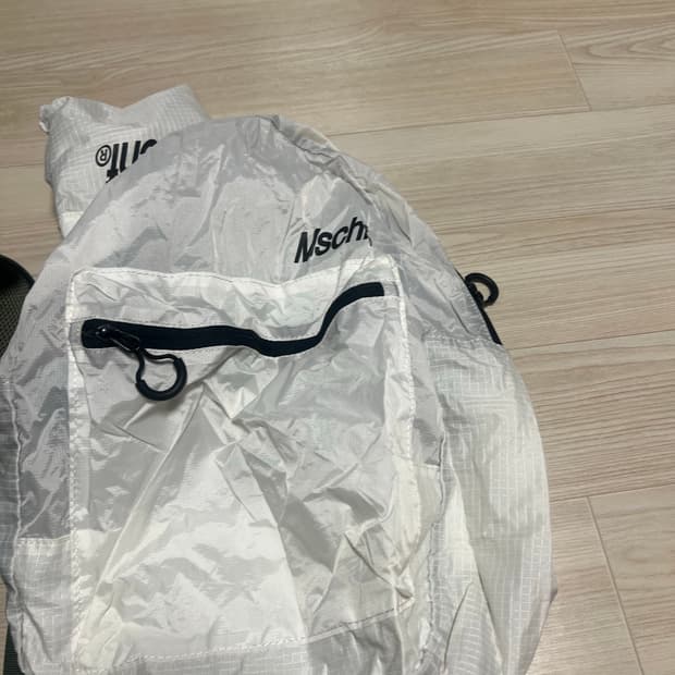 미스치프 패커블 백팩 화이트