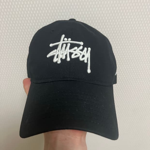 스투시 뉴에라 볼캡 블랙