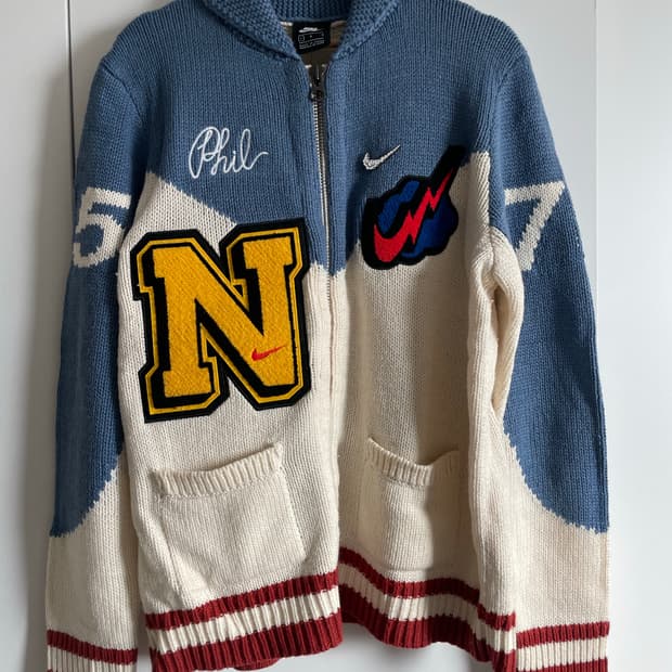 나이키 필라이트 레터맨 스웨터