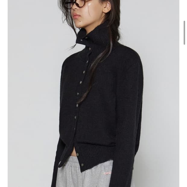 미치코런던 하이넥 가디건