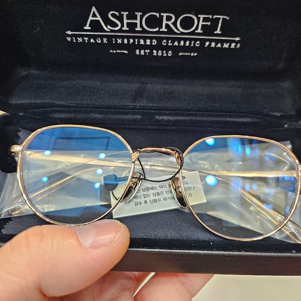 애쉬크로프트 새제품 휴즈 로즈골드