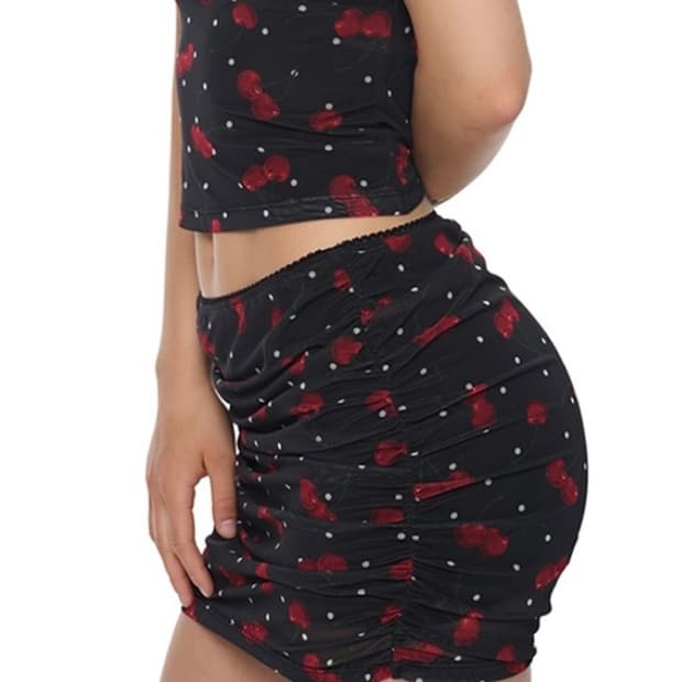 투머치택스 체리 스커트