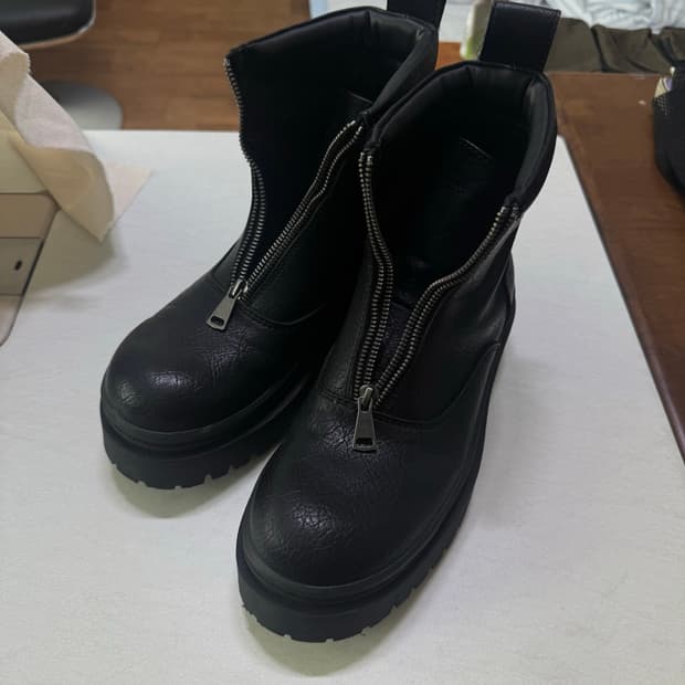 자라 프론트지퍼 부츠 
