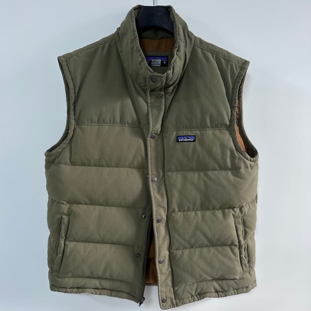 파타고니아 카키 다운 베스트 (va.24)