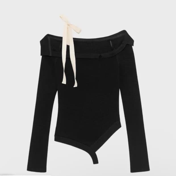 새상품/글로니 DEMI CUTOUT LONG SLEEVE (BLACK) 