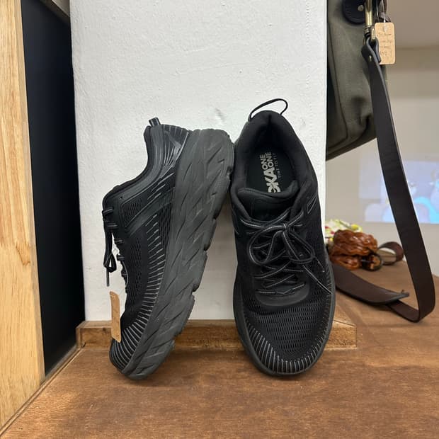 Hoka 호카오네오네 본디 7 와이드