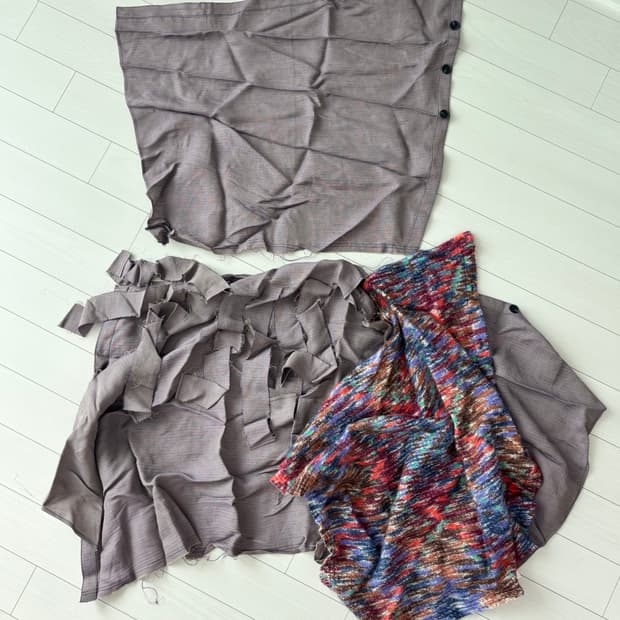 0tape 프린지 버튼 스커트