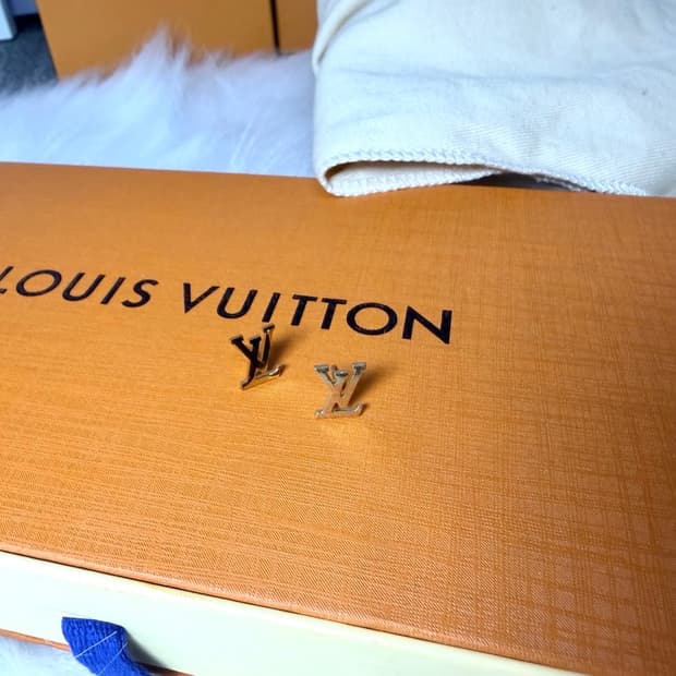 루이비통 LV 실버 이어링