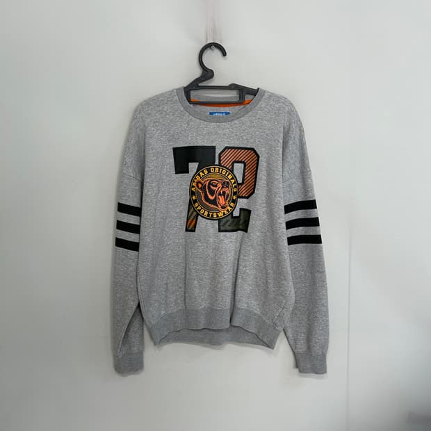 아디다스 매드 플레이드 크루 맨투맨 105