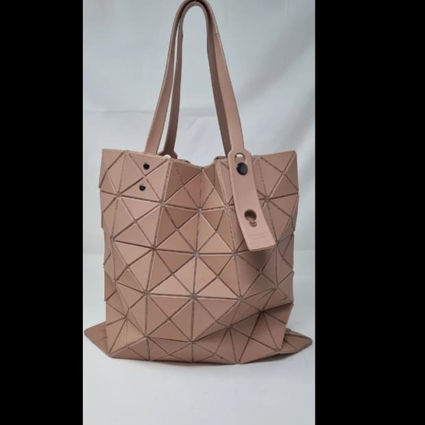 바오바오 이세이미야케 루센트 토트백 핑크 베이지