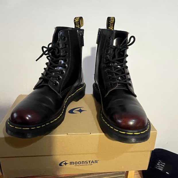 닥터마틴 1460 파스칼 지퍼 체리레드 250