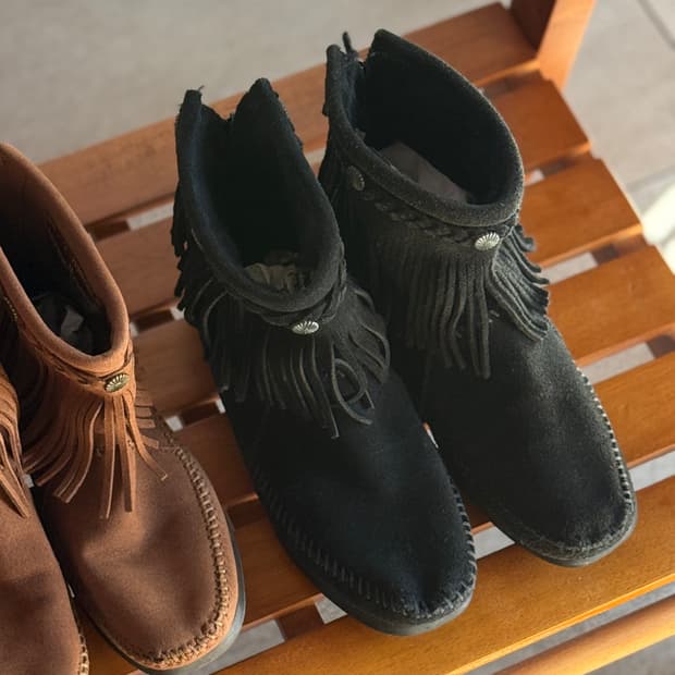 미네통카 스웨이트 웨스턴 프린지부츠