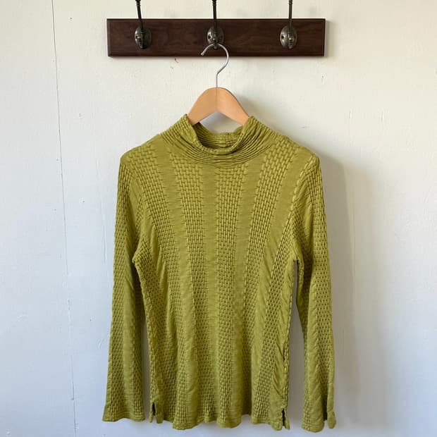 SAYURI 피스타치오 터틀넥