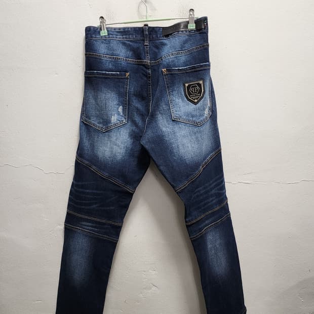 필립플레인 스틸로고 워싱 청바지 