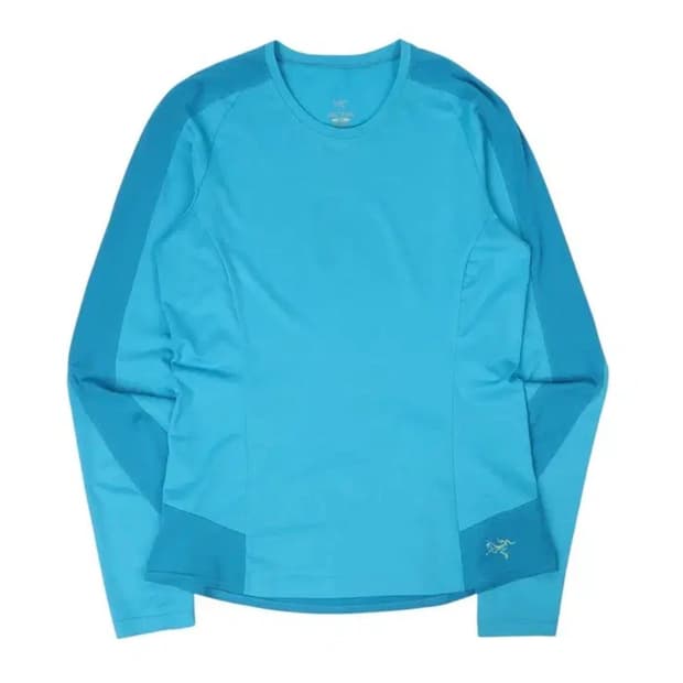 아크테릭스 라이트 블루 크루 롱슬리브