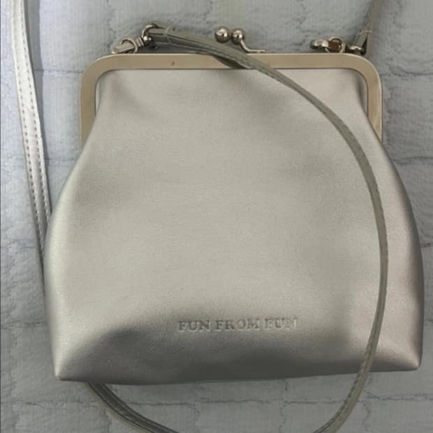 펀프롬펀 복조리 프레임 실버 크로스백