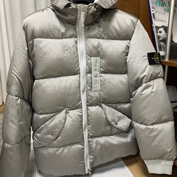 스톤아일랜드 나일론메탈 22fw 실버 L