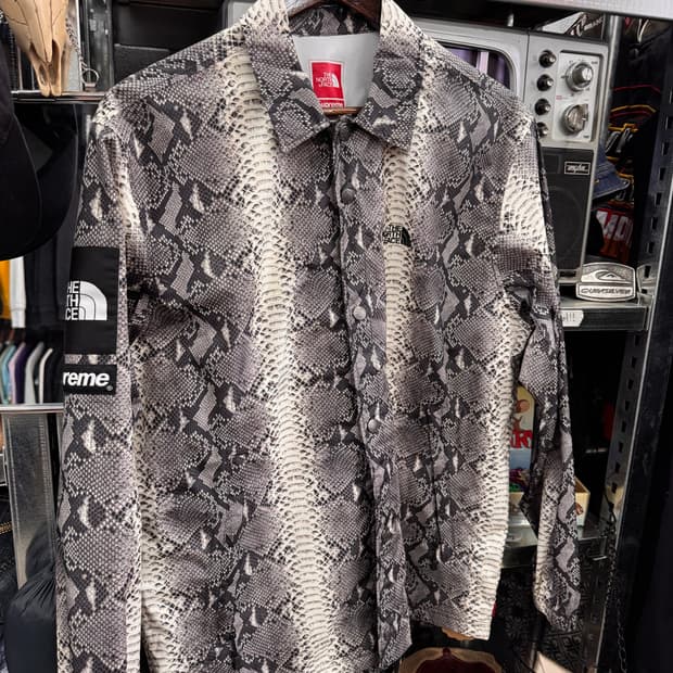 슈프림 노스페이스 스네이크 뱀피