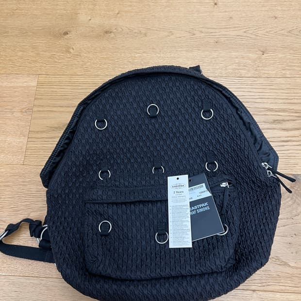 라프시몬스 이스트팩 패디드 루프링 백팩