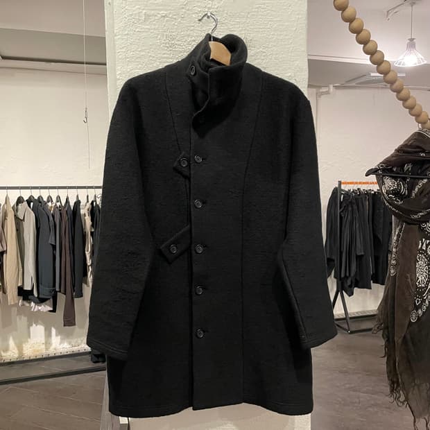 요지야마모토 뿌르옴므 스트랩 디테일 코트