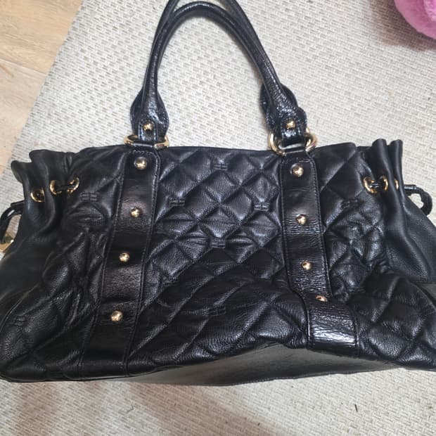 구형 정품) 발렌시아가 BB로고 퀼팅 블랙 도트백 가방