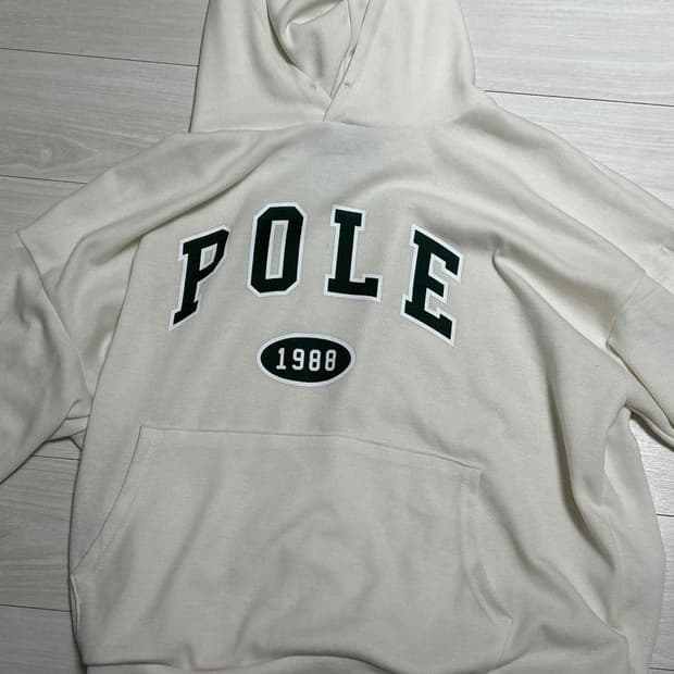 POLE 후드티