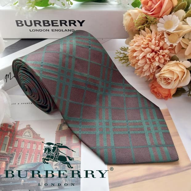 버버리 실크 브라운 노바 체크 넥타이 9.7cm A+등급 K2119