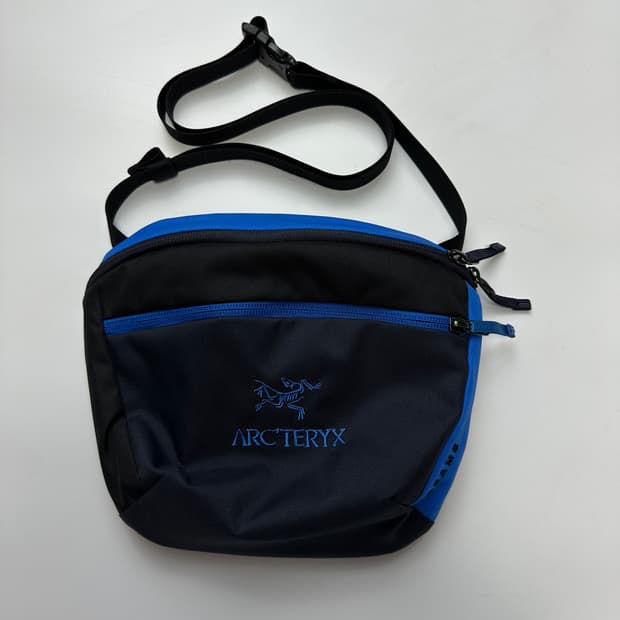ARC'TERYX x BEAMS 아크테릭스 빔즈 맨티스 2 숄더백