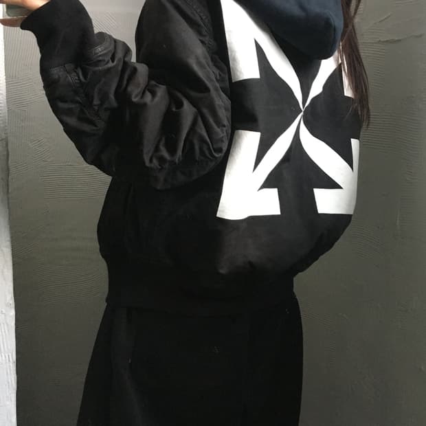 Off White 오프화이트 에로우 후드 봄버 자켓 